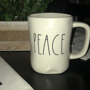 Rae Dunn ‘Peace’ mug ☕️